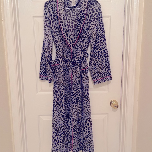 Hannah lounge leopard print robe - Picture 2 of 3